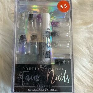 🩷5/$10 Pretty Woman Faux Nails Set